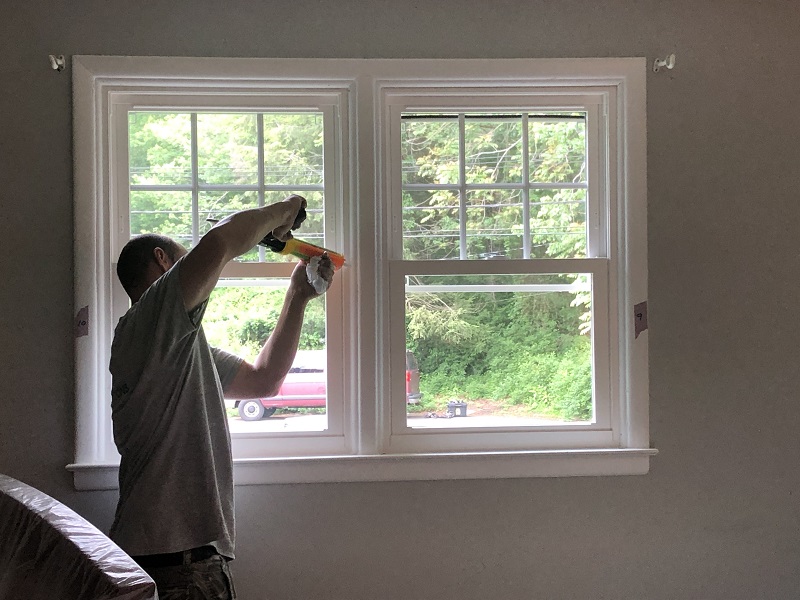 Complete the interior with caulking